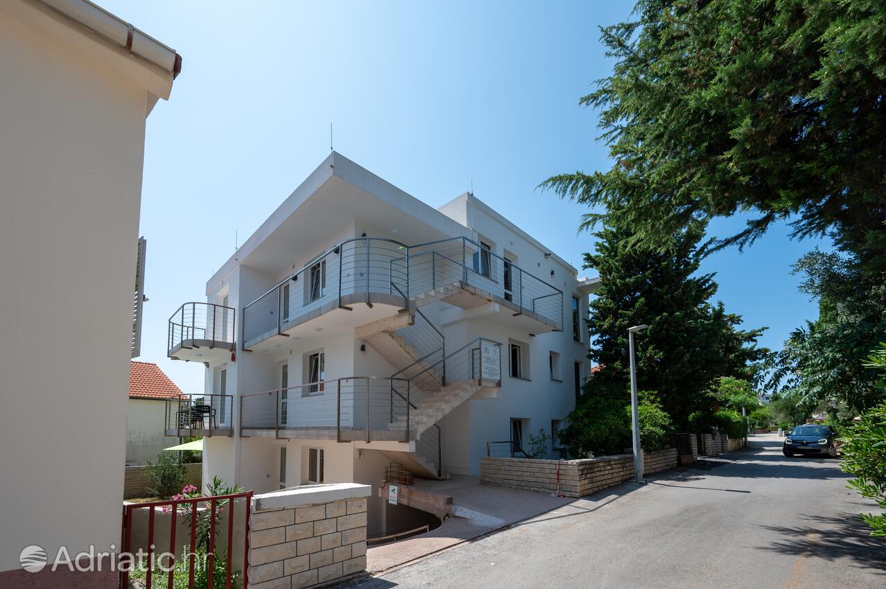 Apartmani s parkingom Novalja, Pag - 24135