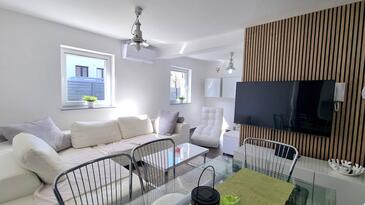 Ferienwohnungen mit Parkplatz Baska, Krk - 24147