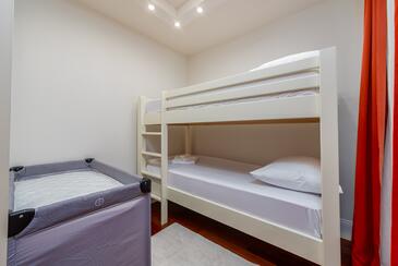 Apartments with swimming pool Novalja, Pag - 24151