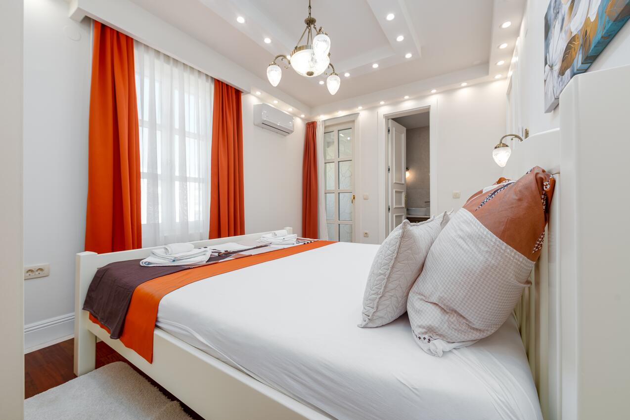 Apartments with swimming pools Novalja, Pag - 24151
