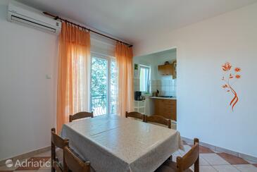 Apartmanok parkolóhellyel Novi Vinodolski - 2416