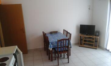 Apartmány s parkovištěm Biograd na Moru - 24160