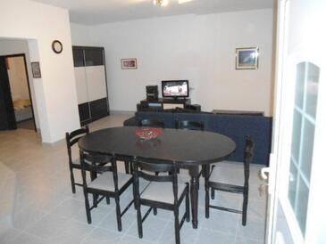 Apartmány s parkovištěm Biograd na Moru, Biograd - 24160