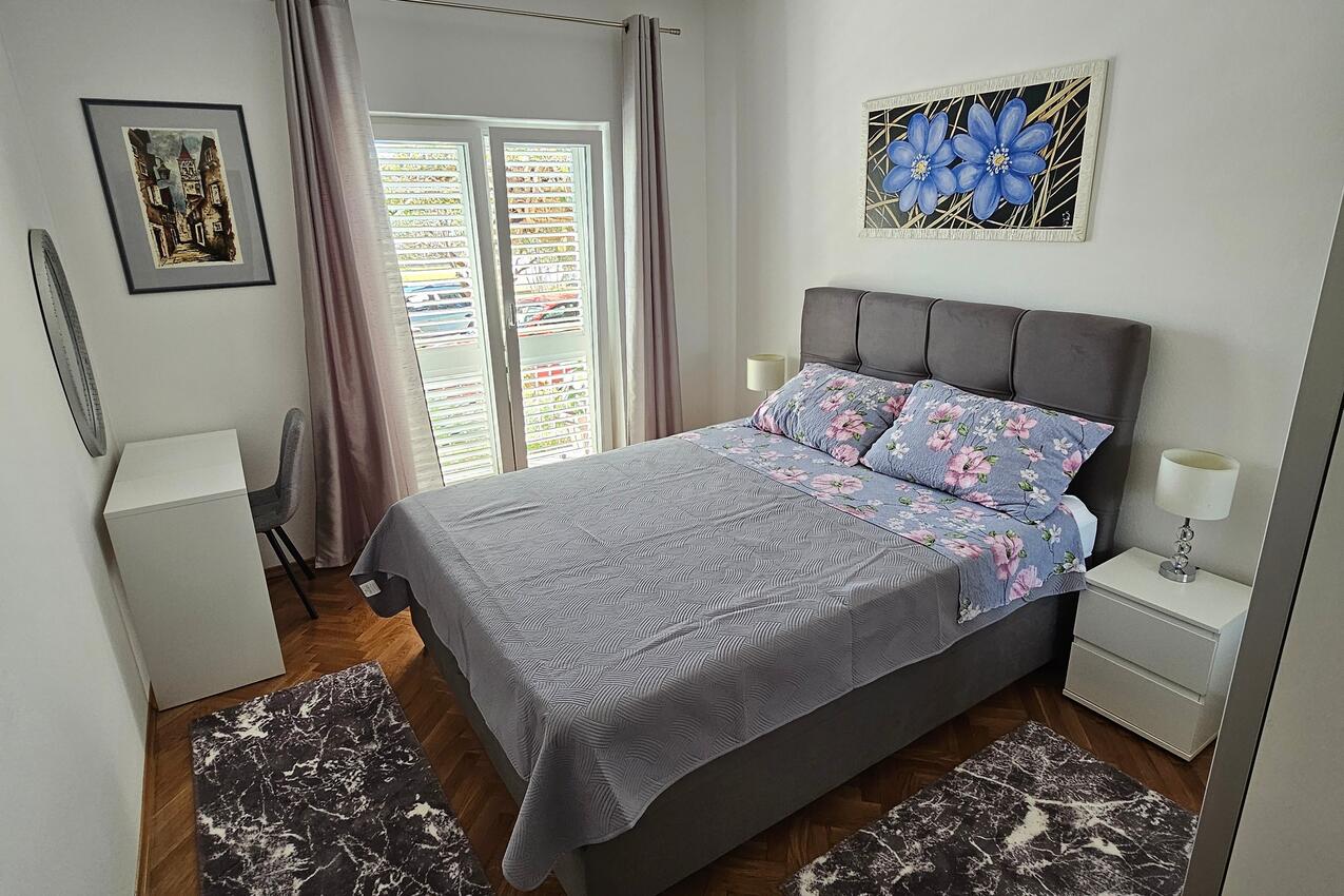 Apartmaji s parkingom Trogir - 24167