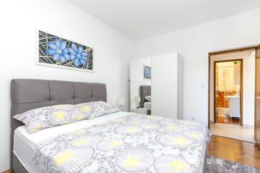 Apartments with terrace Trogir, Central Dalmatia
