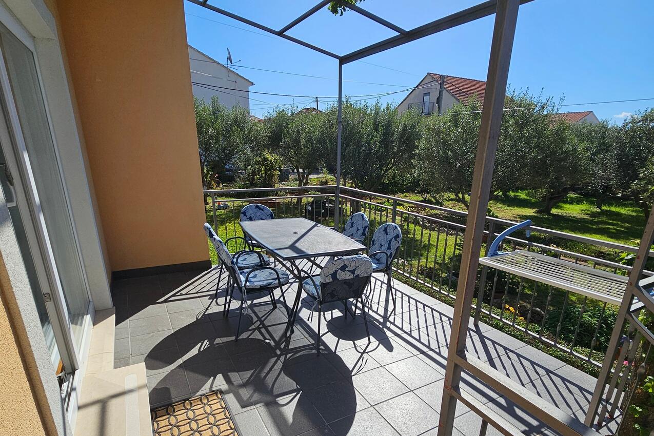 Apartmaji s parkingom Trogir - 24167