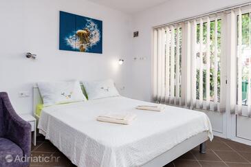 Apartmány s parkoviskom Novi Vinodolski - 2417