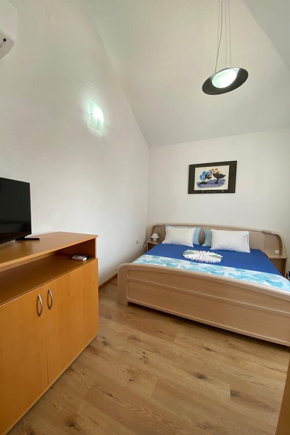 Apartamenty nad morzem z basenem Zatoka Pribinja, Hvar - 24171