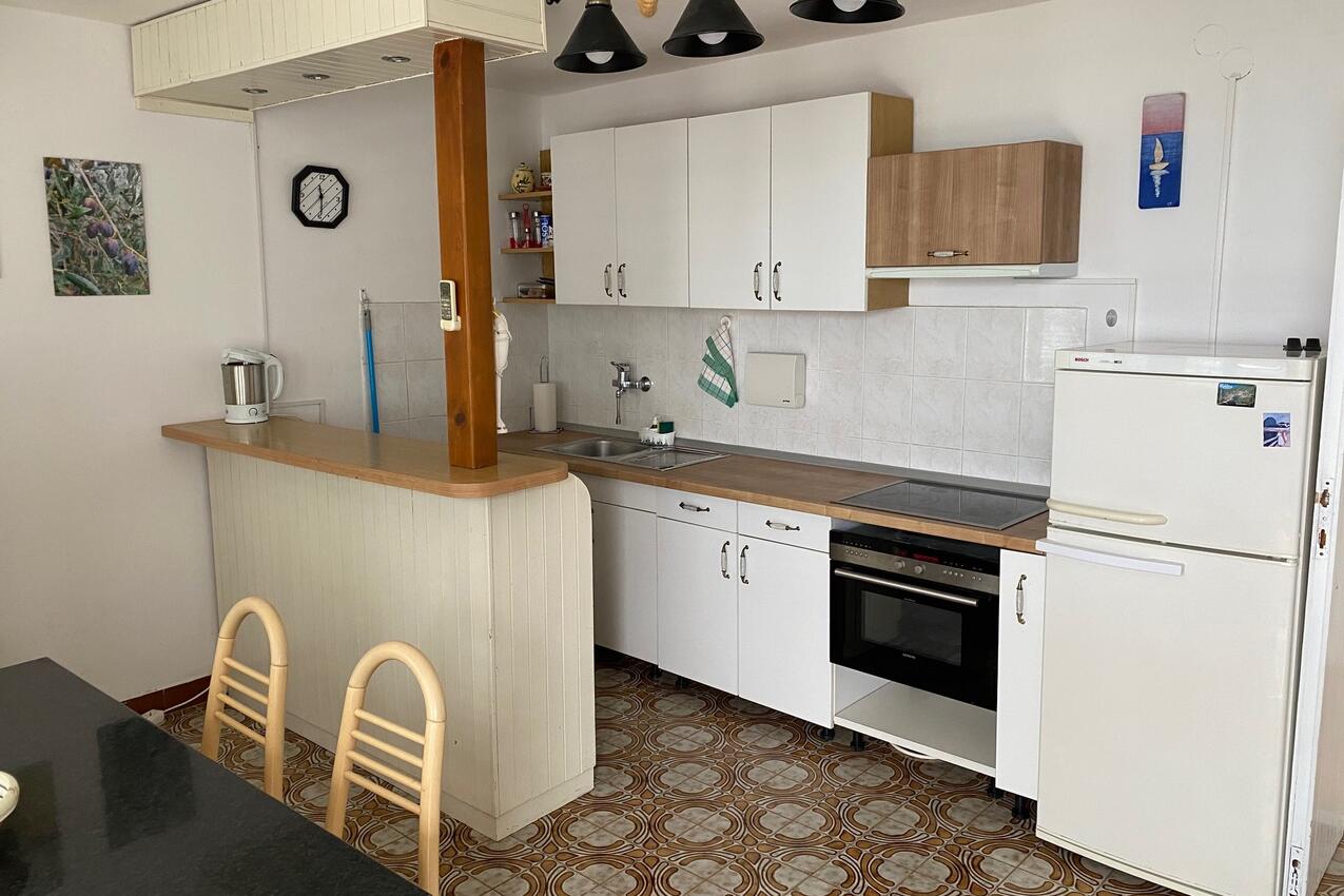 A-24177-a - Alloggi privati - Appartamenti accanto al mare Kukljica, Ugliano - Ugljan