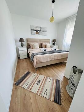 Apartmanok a tenger mellett Marina, Trogir - 24180