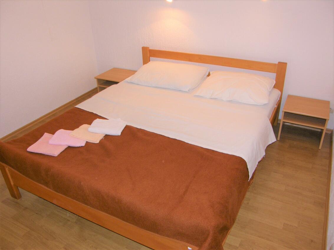 Ferienwohnungen mit Parkplatz Baska, Krk - 24181