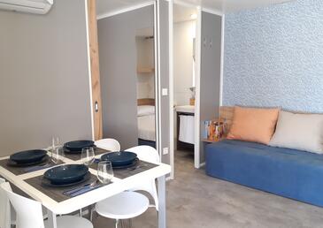 Biograd na Moru, Столовая в размещении типа apartment, доступный кондиционер, Домашние животные допускаются и WiFi.