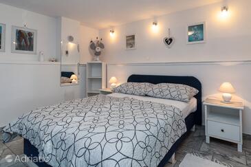 Family-friendly apartments with swimming pool Novi Vinodolski - 2419