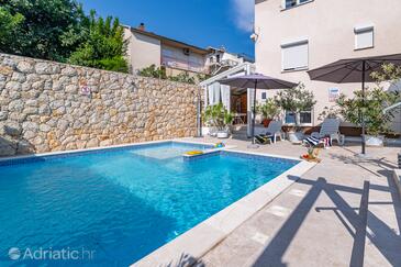 Apartmaji z bazenom za družine z otroci Novi Vinodolski - 2419 Adriatic.hr
