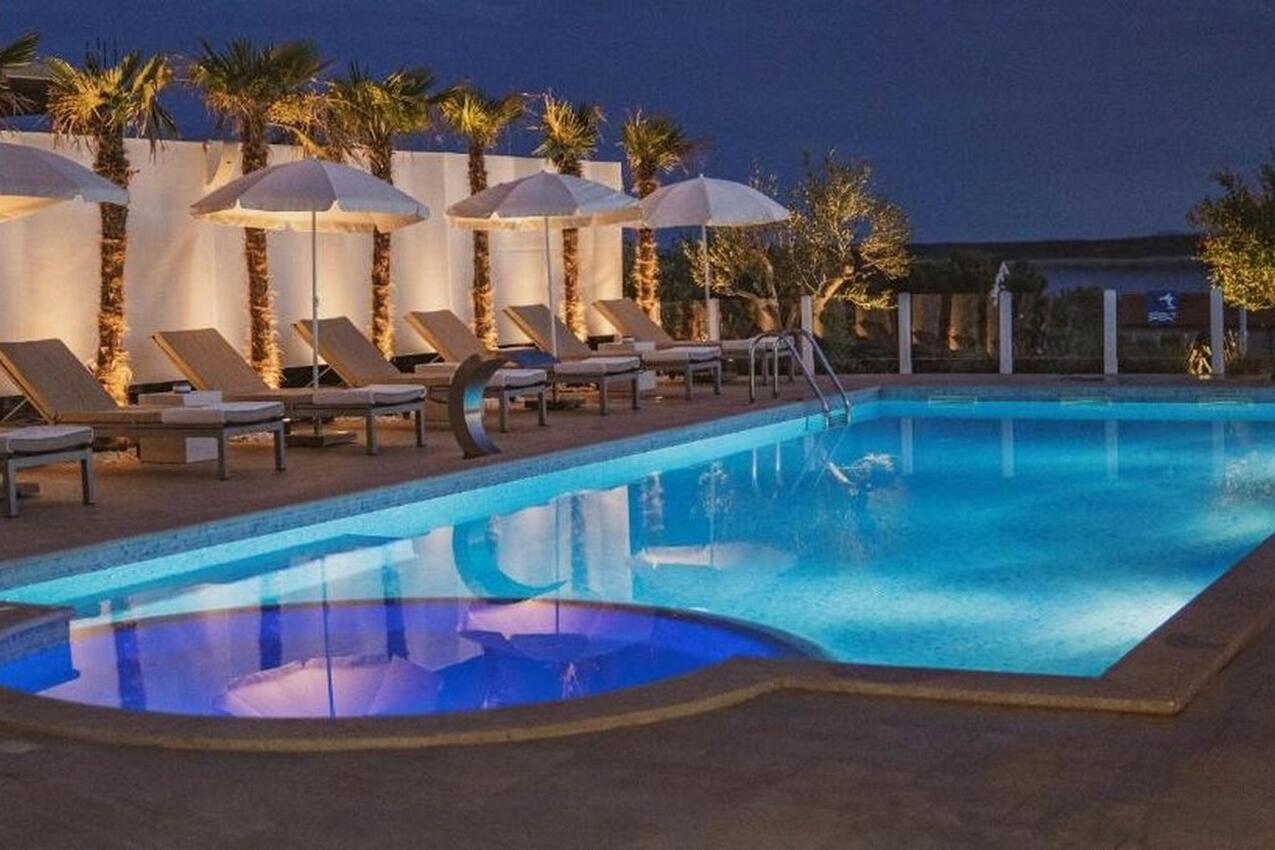 Appartements avec piscine pour les familles avec enfants Mandre, Pag - 24196