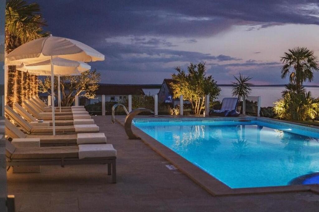 Rodinné apartmány s bazénem Mandre, Pag - 24196