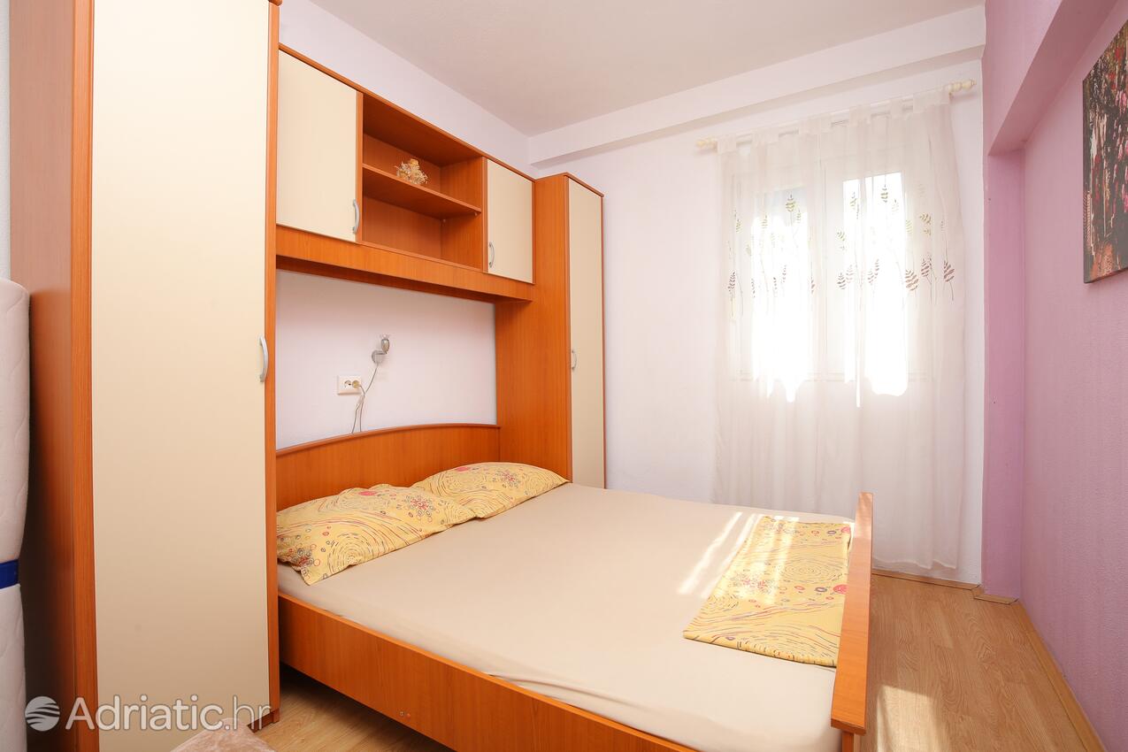 Appartamenti accanto al mare Vinisce, Traù - Trogir - 24197