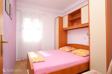 Ferienwohnungen am Meer Vinisce, Trogir - 24197