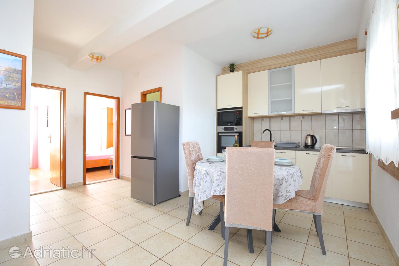 Appartamenti accanto al mare Vinisce, Traù - Trogir - 24197