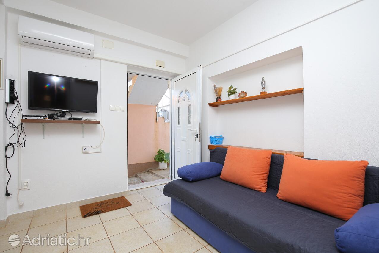 Appartamenti accanto al mare Vinisce, Traù - Trogir - 24197