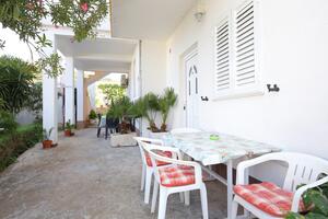 Appartamento di una stanza Vinisce, Traù - Trogir (A-24197-b)