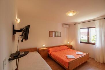 Apartmanok Internet hozzáféréssel Komiza, Vis - 2420