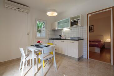 Komiža, Sala da pranzo nell'alloggi del tipo apartment, condizionatore disponibile e WiFi.