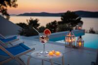Kuća za obitelj s bazenom uz more Šparadići, Šibenik - 24200
