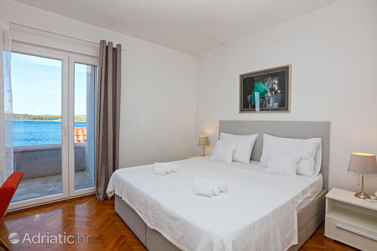 Casa accanto al mare con piscina per famiglia Sparadici, Sebenico - Šibenik - 24200