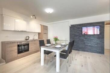 Apartmanok parkolóhellyel Umag - 24205