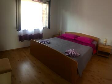 Apartmán s terasou Tisno, Severní Dalmácie