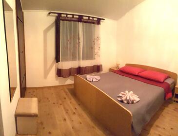 Ferienwohnungen am Meer Tisno, Murter - 24209