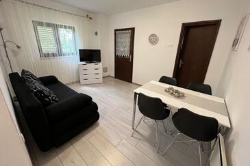 Ferienwohnungen mit Parkplatz Jadranovo, Crikvenica - 24210