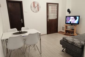 Apartmaji s parkingom Jadranovo, Crikvenica - 24210