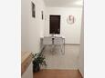 Jadranovo, Corridoio nell'alloggi del tipo apartment, condizionatore disponibile, animali domestici ammessi e WiFi.