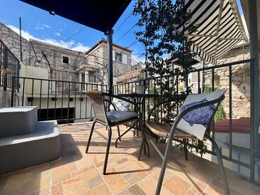 Apartments by the sea Tkon, Pašman - 24211