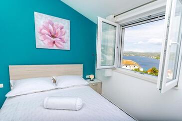 Family-friendly apartments with swimming pool Ražanj, Rogoznica - 24214