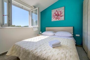 Family-friendly apartments with swimming pool Ražanj, Rogoznica - 24214