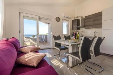 Family-friendly apartments with swimming pool Ražanj, Rogoznica - 24214