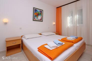 Appartamenti con parcheggio Barbat, Arbe - Rab - 24215