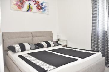 Appartamenti con parcheggio Trebocconi - Tribunj, Vodizze - Vodice - 24222