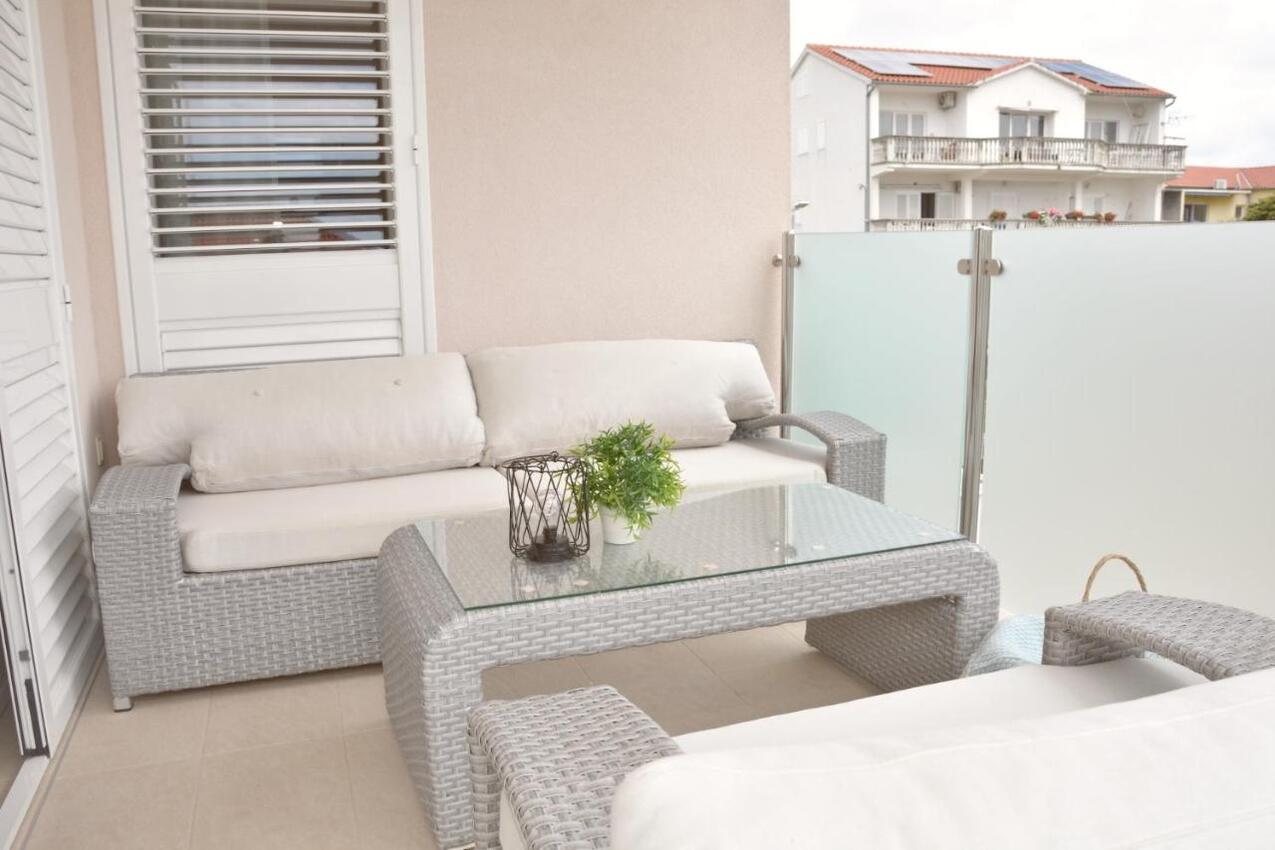 Ferienwohnungen mit Parkplatz Tribunj, Vodice - 24222