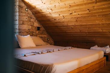 Ház családok részére medencével Selca, Brac - 24224