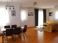 Trogir, Camera di soggiorno nell'alloggi del tipo apartment, condizionatore disponibile e WiFi.