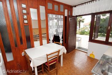 Apartamenty z parkingiem Novi Vinodolski - 2423