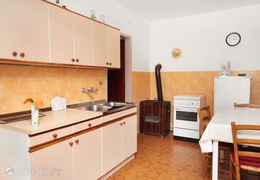 Leiligheter med parkering Novi Vinodolski - 2423