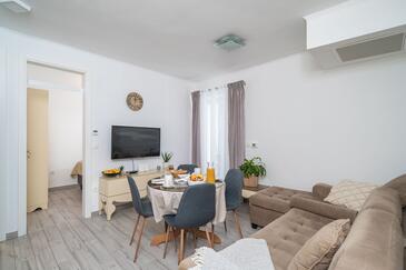 Apartamentos y habitaciones con parking Ston, Peljesac - 24234