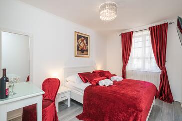 Apartamentos y habitaciones con parking Ston, Peljesac - 24234