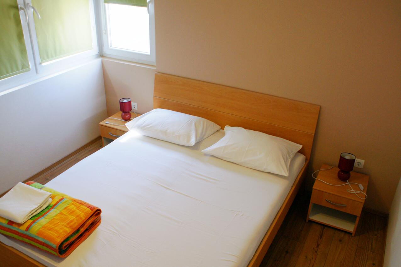 Ferienwohnungen mit Parkplatz Bibinje, Zadar - 24235