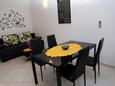 Pula, Sala da pranzo nell'alloggi del tipo apartment, animali domestici ammessi e WiFi.